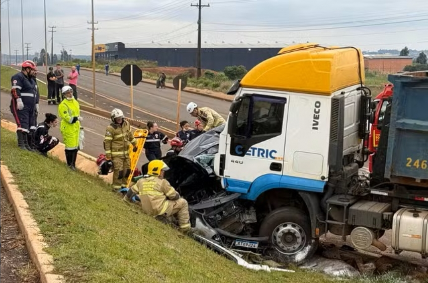 Ex-vereador de Bituruna morre em acidente na BR-277; família ficou gravemente ferida.
