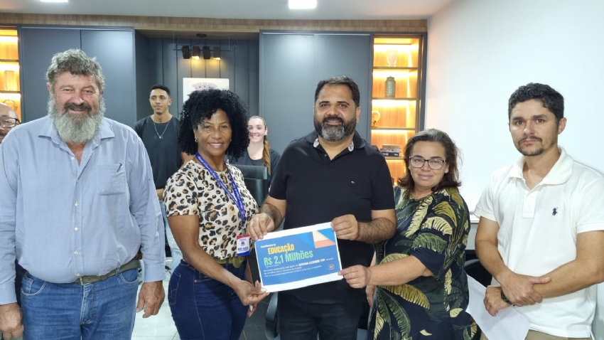 Campina da Lagoa assina ordem de serviço para construção de Creche no Residencial Cerejeiras.