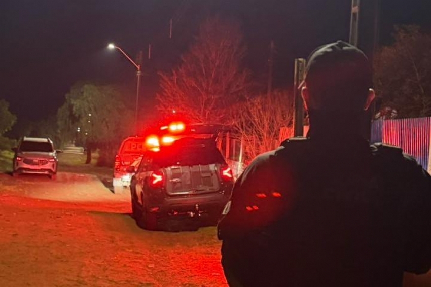 Operação da Polícia Civil prende três suspeitos por tráfico de drogas em Salles de Oliveira; ação também deu apoio à Operação Panóptico do Gaeco.