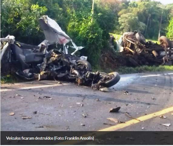 Motorista Morre Em Acidente Envolvendo Dois Carros E Caminh O De