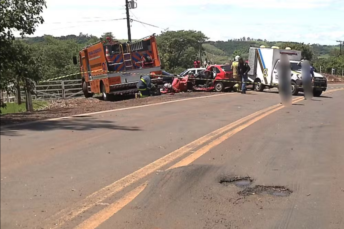 Buraco na pista pode ter causado acidente que matou homem que estava voltando para casa com família, no Paraná, diz PRF.
