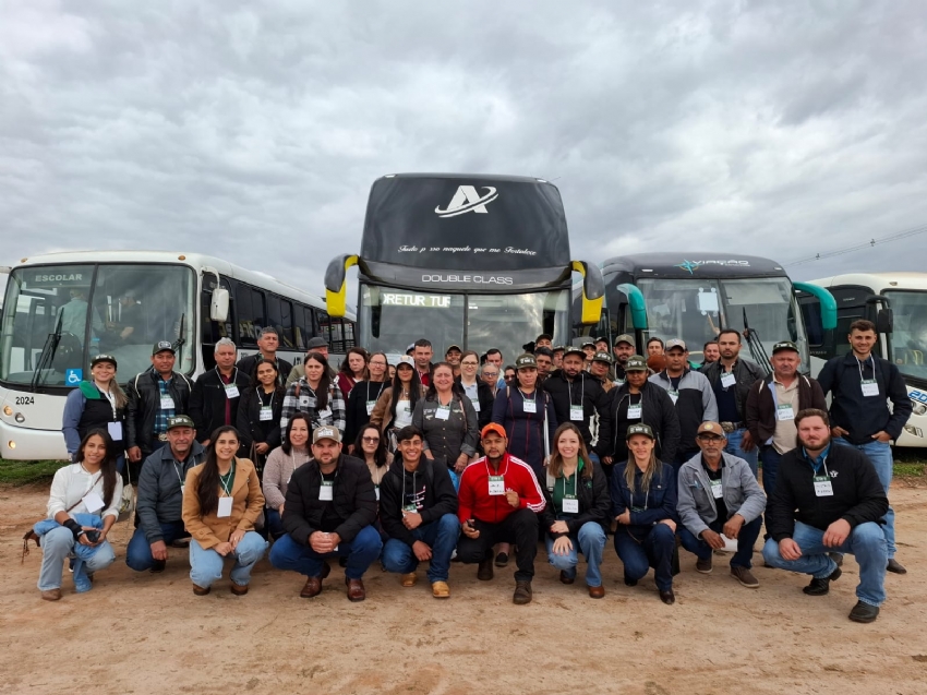 Produtores da região participam da Agroleite 2026 e conhecem as principais inovações da pecuária leiteira