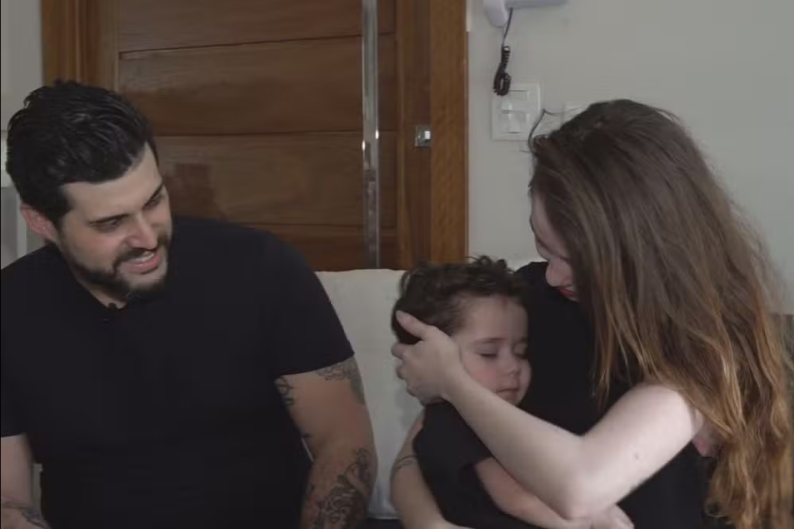 Após quase três meses de decisão do STF, criança do PR com doença rara toma remédio mais caro do mundo: 'Sentimento de dever cumprido', diz pai.