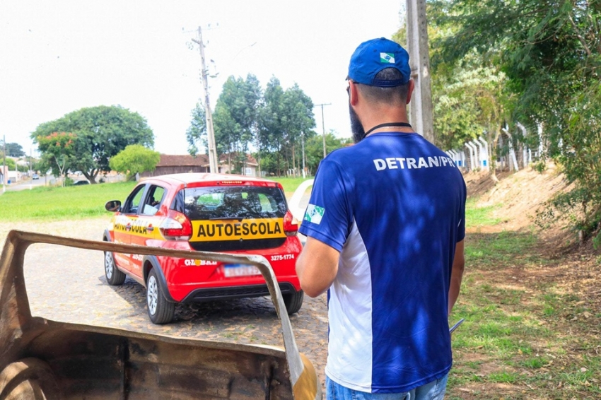 Detran-PR muda teste prático de direção e acaba com exigência da baliza no Paraná