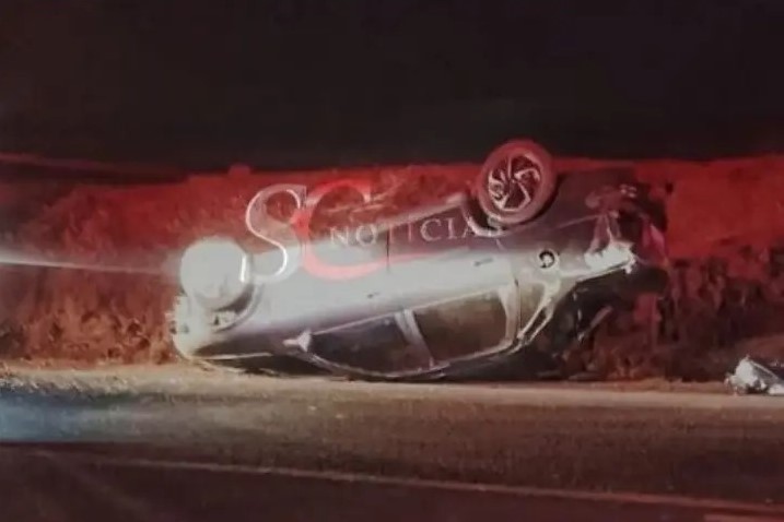 Homem morre e mulheres e duas crianças ficam feridas após capotamento na PR-082.