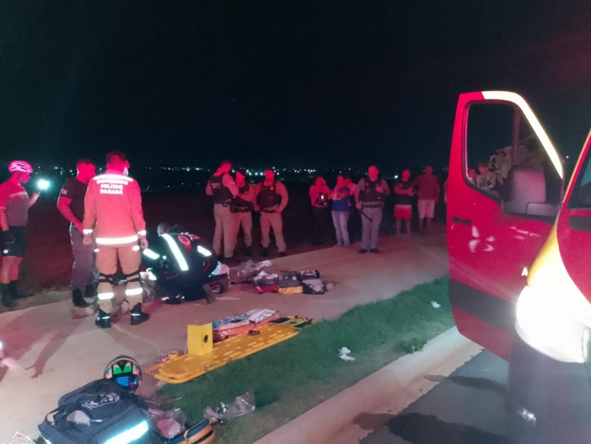 Ciclista morre após ser atropelado em avenida sem iluminação em Campo Mourão.