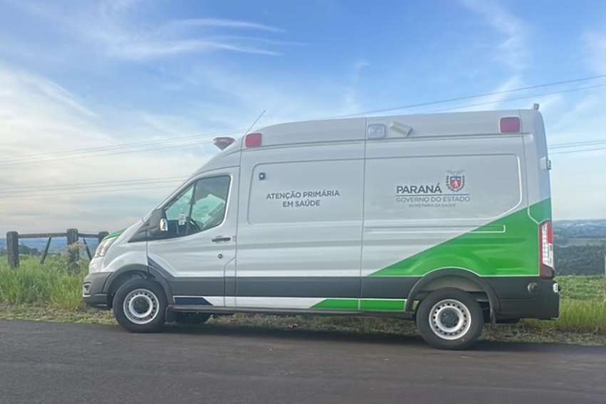 Ambulância nova é furtada de prefeitura e aparece abandonada após ficar sem combustível no Paraná.