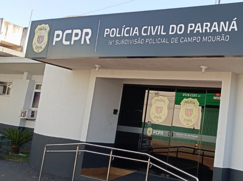 Suspeitos são encaminhados à delegacia após furto em loja e apreensão de droga em Campo Mourão