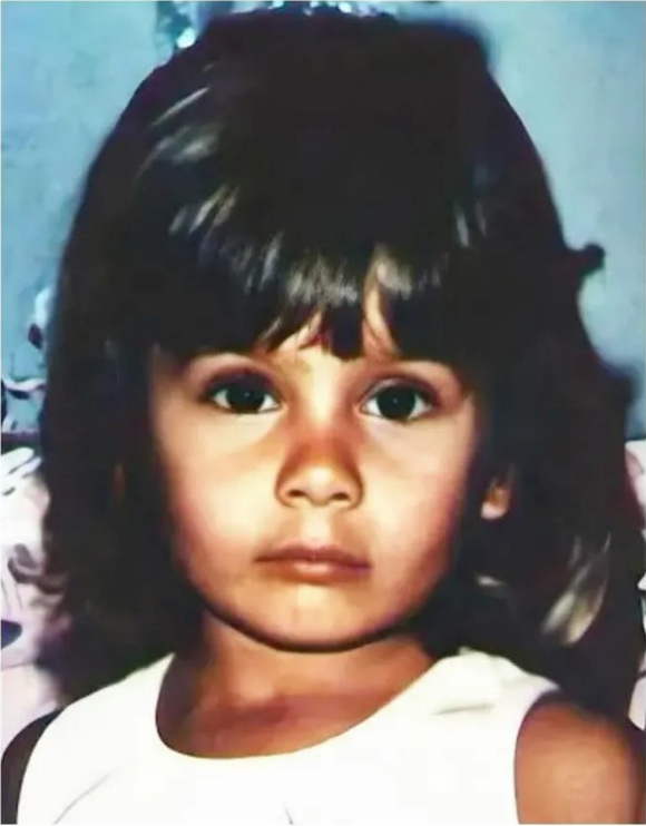 Quase 30 anos depois, família ainda busca por Letícia, desaparecida em Iporã (PR) aos 3 anos.