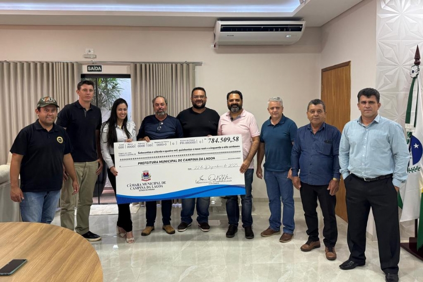 Câmara de Vereadores de Campina da Lagoa devolve R$ 784 mil em 2025, mas comparação aponta redução de repasses e alta proporcional de despesas.