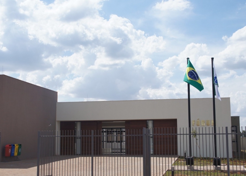 Tribunal do Júri condena mulher a 28 anos de prisão por homicídio de João Carlos Lopes em Campina da Lagoa.
