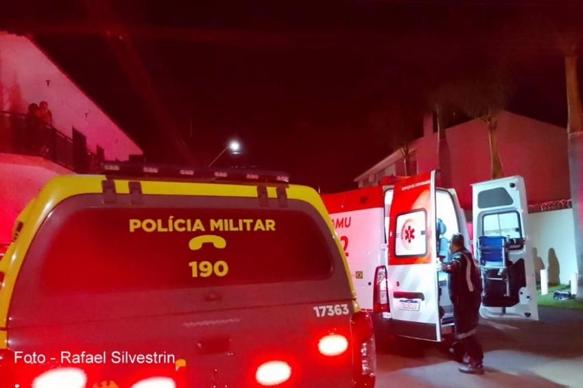 Menino de 12 anos é atacado por pitbull em Campo Mourão; mãe fica ferida ao tentar salvar o filho.