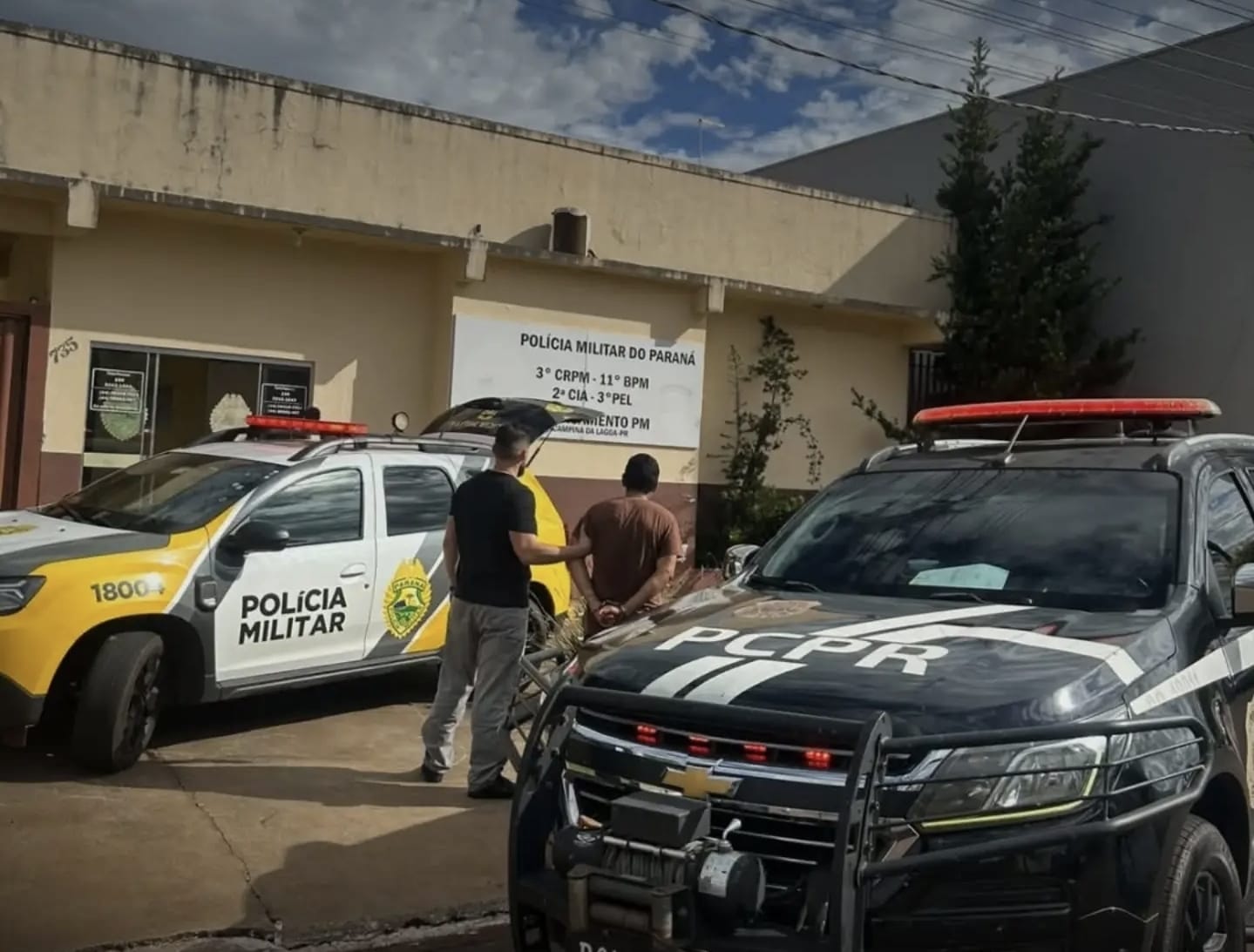 Homem de 20 anos é preso após ameaçar matar companheira e sogra em Campina da Lagoa.